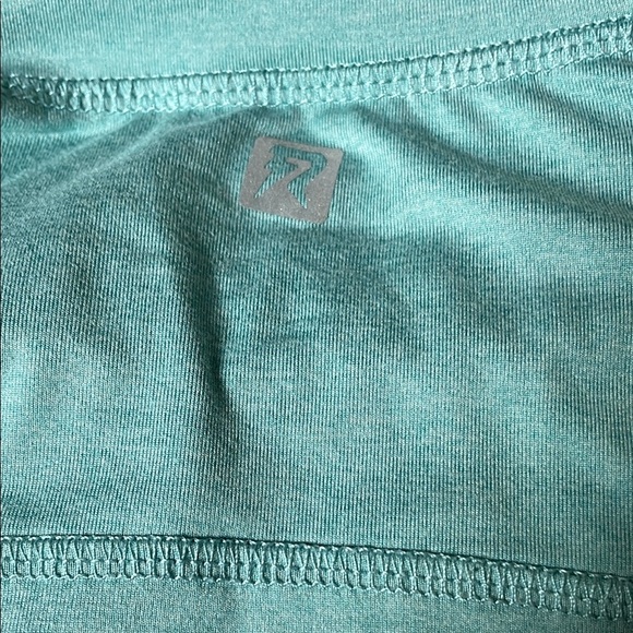 Runway Moisture Wicking Long Sleeve Shirt Size 6-7 - Picture 5 of 5